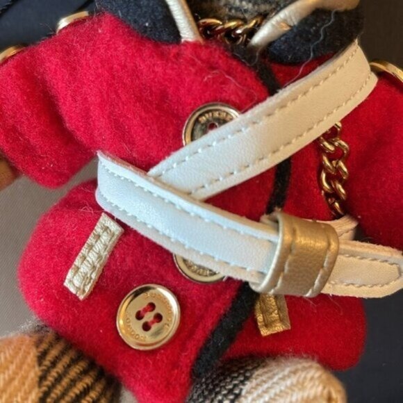 BURBERRY Bear 🐻 guardsman 💂‍♂️ keychain purse charm - Picture 3 of 6